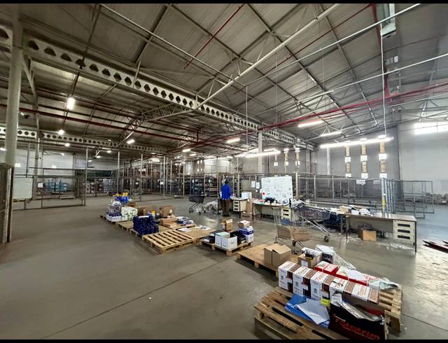 3,300M² WAREHOUSE TO LET IN HALFWAY HOUSE